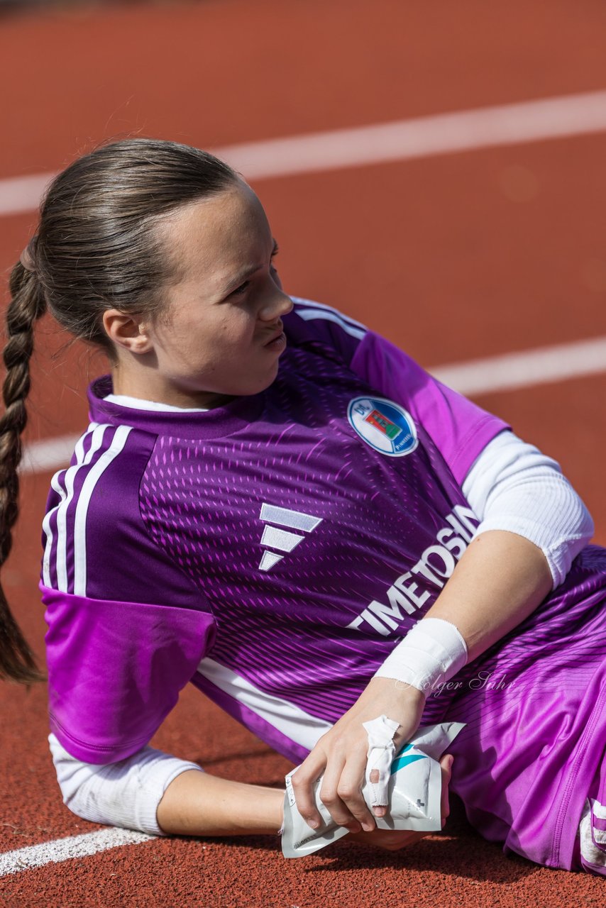 Bild 227 - wBJ VfL Pinneberg - Germania Schnelsen : Ergebnis: 15:1